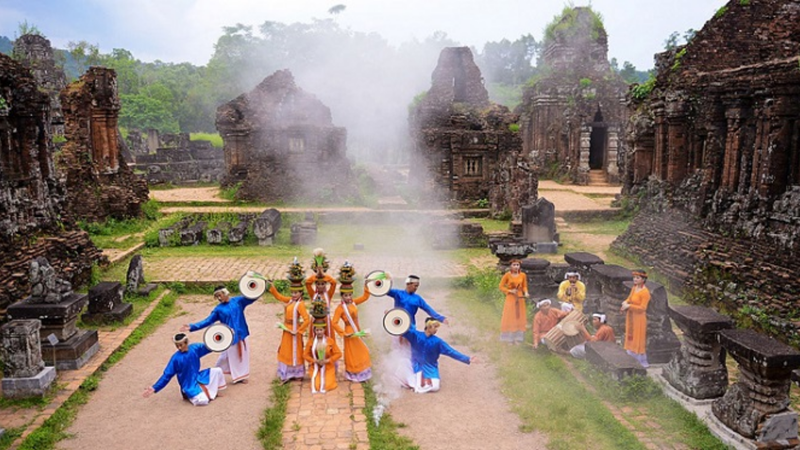 Tour Bình Minh trên tháp Mỹ Sơn (2)